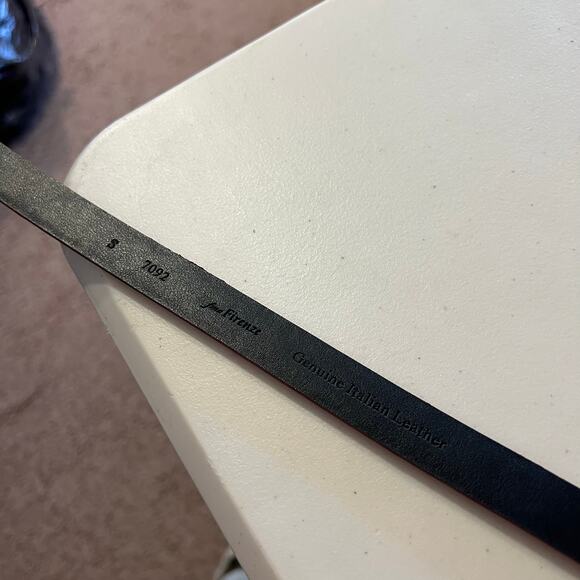 Vintage 90s Red Genuine Italian Leather Thin Skinny Gold Buckle Belt Size Small - Picture 5 of 11